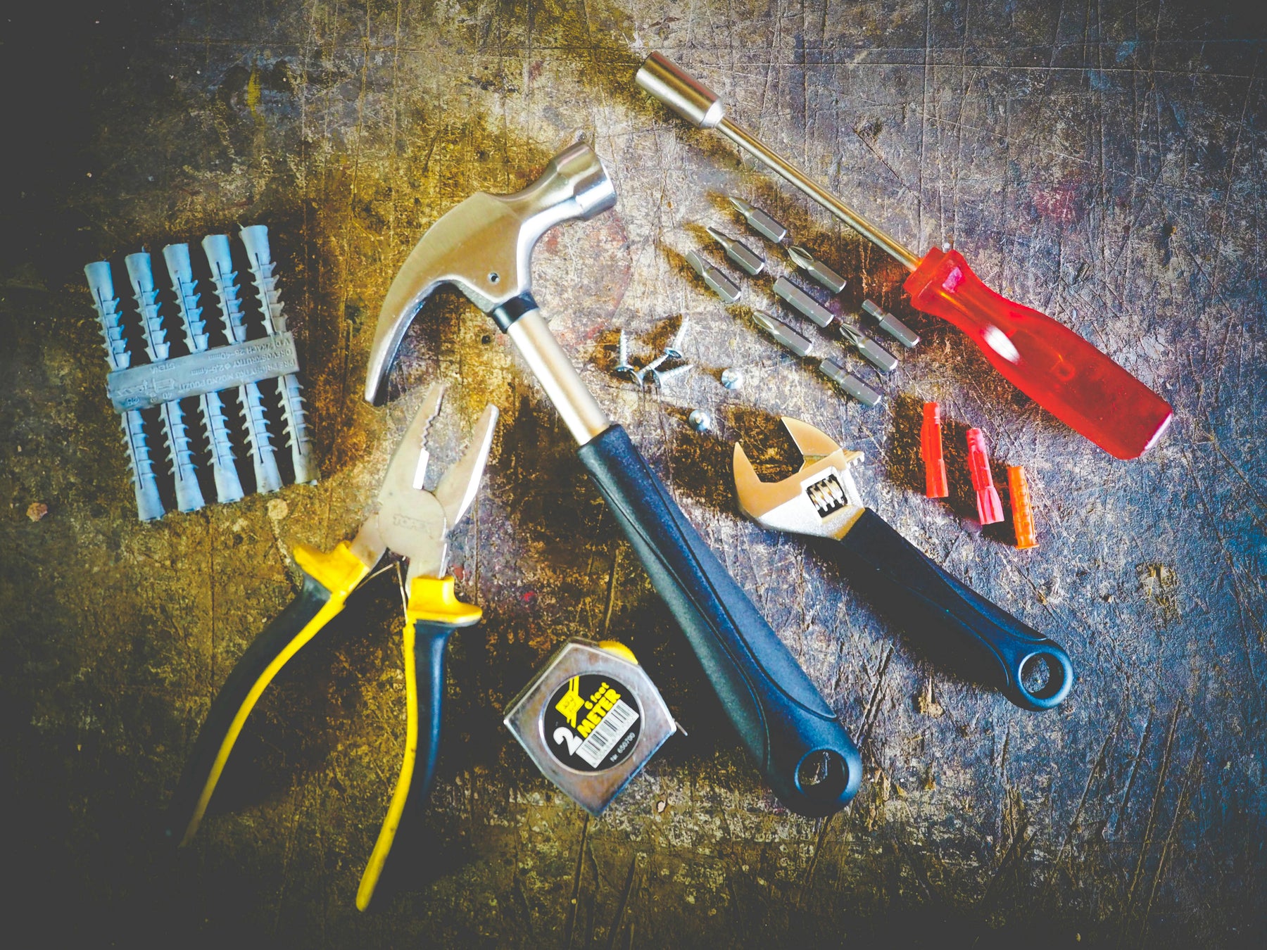 5 Must-Have Hand Tools Every Tradesperson Swears By