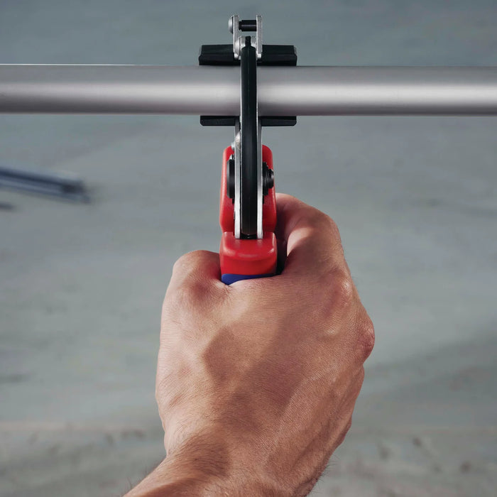 KNIPEX 90 25 25 Pipe Cutter For Composite and Plastic Pipes, 210mm - 90 25 25