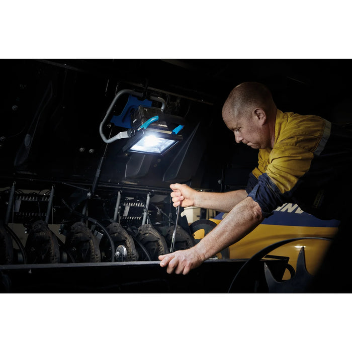D20 20V COB SMD LED Work Light, 30W, 1800 Lumens (Sold Bare) - D20LEDWL