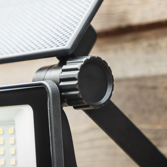 Sealey Extra-Slim Solar Floodlight with Wall Bracket 20W SMD LED LED20S Sealey - Town Tools 