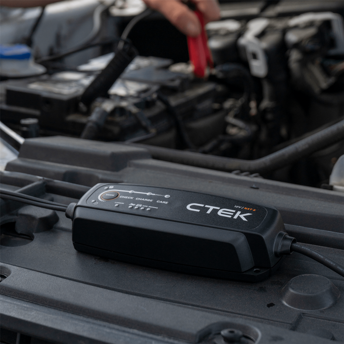 CTEK NXT 5 UK+G Smart Battery Charger for 12V Lead Acid & Lithium-ion