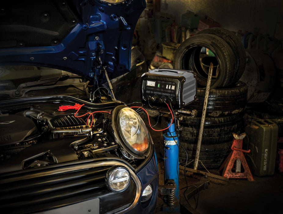 Maypole Heavy Duty Steel 20 Amp 12V/24V Car Van Tractor Battery Charger Mp730