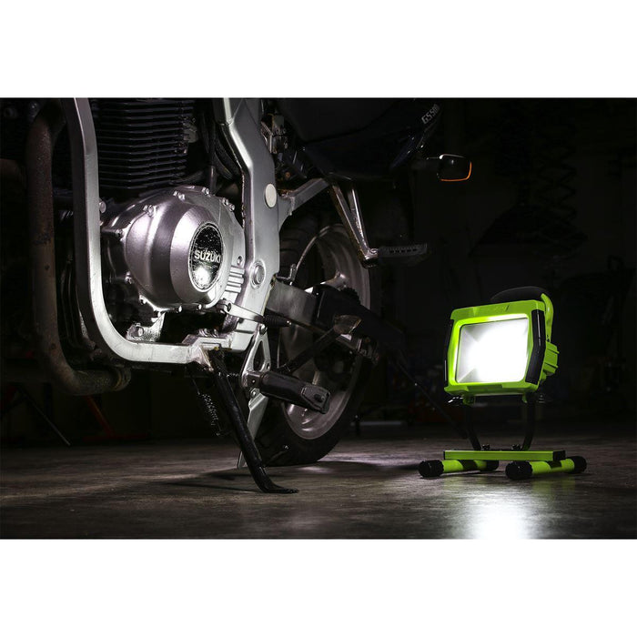 Sealey Rechargeable Portable Floodlight 10W SMD LED Lithium-ion LED109C Sealey - Town Tools 