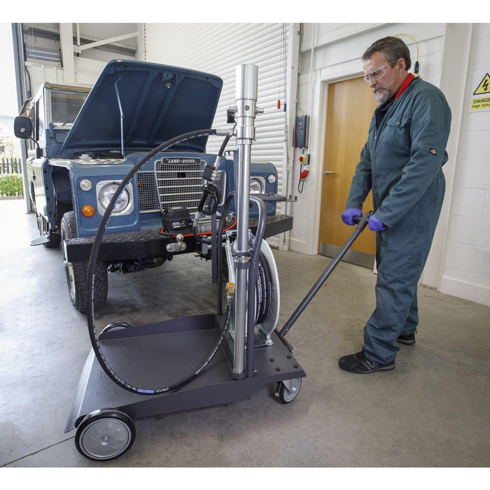 Sealey Air Operated Oil Dispensing System with 10m Retractable Hose Reel AK4562D Sealey - Town Tools 