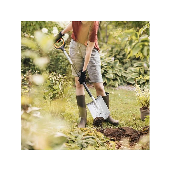 Fiskars Xact™ Rounded Spade Fiskars - Town Tools