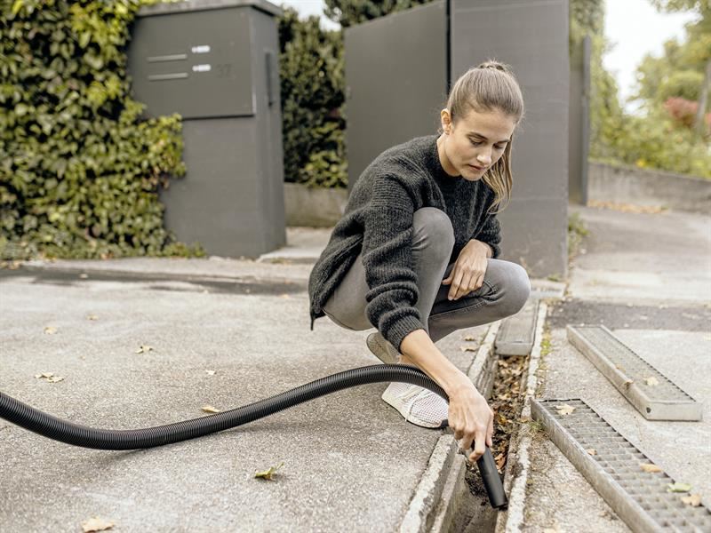 Karcher WD 2 Plus Wet & Dry Vacuum 1000W 240V Karcher - Town Tools